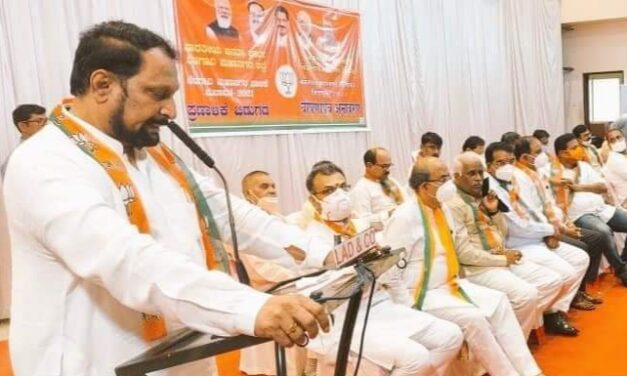 ಅಭಿವೃದ್ಧಿ,‌ ಹಿಂದುತ್ವದ ಮೇಲೆ ಪಾಲಿಕೆ ಚುನಾವಣೆ ಎದುರಿಸುತ್ತೇವೆ : ಮಾಜಿ ಡಿಸಿಎಂ ಸವದಿ