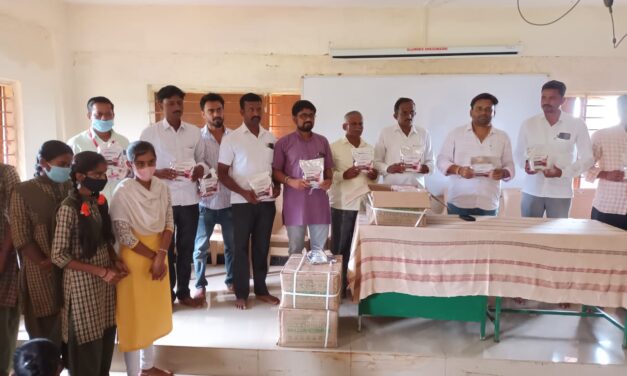 ಯುವಾ ಬ್ರಿಗೇಡ್ ವತಿಯಿಂದ ವಿದ್ಯಾರ್ಥಿಗಳಿಗೆ ರೋಗ ನಿರೋಧಕ ಆಯುರ್ವೇದ ಔಷಧಿ ವಿತರಣೆ