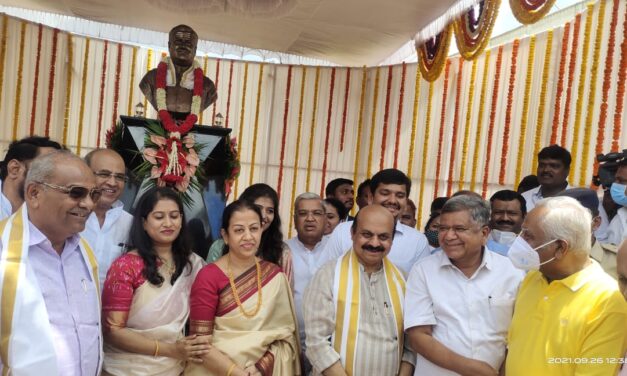 ದಿ. ಸುರೇಶ್ ಅಂಗಡಿ ಪ್ರತಿಮೆ ಅನಾವರಣ