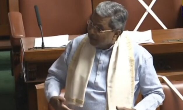 ಸದನದಲ್ಲಿ ಕಳಚಿದ ಸಿದ್ದರಾಮಯ್ಯ ಪಂಚೆ : ಹಾಸ್ಯ ಚಟಾಕಿ ಹಾರಿಸಿದ ಸದಸ್ಯರು