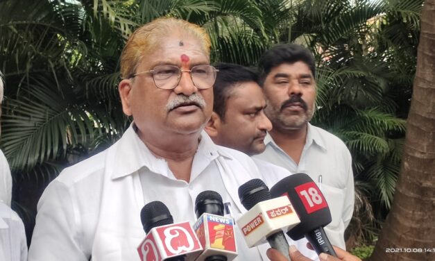 ರಾಜ್ಯದ ಎಲ್ಲಾ ಸರ್ಕಾರಿ ಕಚೇರಿಗಳ ಮೇಲೆ ಕನ್ನಡ ಧ್ವಜ ಹಾರಿಸದಿದ್ದರೆ ಧರಣಿ ಸತ್ಯಾಗ್ರಹ : ಭೀಮಪ್ಪ ಗಡಾದ