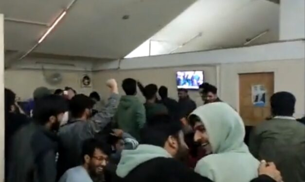 ಕ್ರಿಕೆಟ್ :  ಪಾಕಿಸ್ತಾನದ ಗೆಲುವಿಗೆ ಸಂಭ್ರಮಾಚರಣೆ : ವಿದ್ಯಾರ್ಥಿಗಳ ವಿರುದ್ಧ ಕೇಸ್ ದಾಖಲು