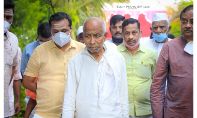 ಕಾಲು ಜಾರಿ ಬಿದ್ದ ಸಿದ್ದೇಶ್ವರ ಸ್ವಾಮೀಜಿ, ಕಾಲಿಗೆ ಗಂಭೀರ ಗಾಯ