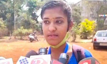 VIDEO-ಹಿಜಾಬ್ ತೆಗೆದು ಟಿಕ್ ಟಾಕ್ ಮಾಡೋವಾಗ ಬಾಯ್ಸ್ ನೋಡಲ್ವಾ: ವಿದ್ಯಾರ್ಥಿನಿ ಪ್ರಶ್ನೆ