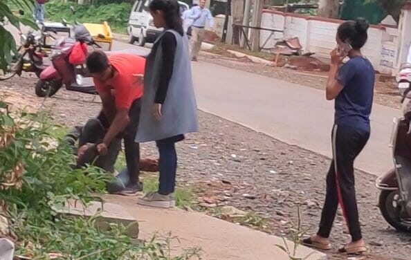 VIDEO : ನಾ ನಿನ್ನ ಬಿಡಲಾರೆ…. ಹೆಣ್ಮಕ್ಕಳ, ಗಂಡ್ಮಕ್ಕಳ ಬಡಿದಾಟ..!