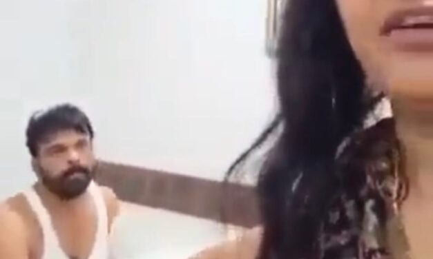 VIDEO : ಬಿಜೆಪಿ ಜಿಲ್ಲಾಧ್ಯಕ್ಷನಿಂದ ಲೈಂಗಿಕ ಕಿರುಕುಳ : ಲಾಡ್ಜ್ ನಲ್ಲೇ ವೀಡಿಯೋ ಮಾಡಿದ ಮಹಿಳೆ