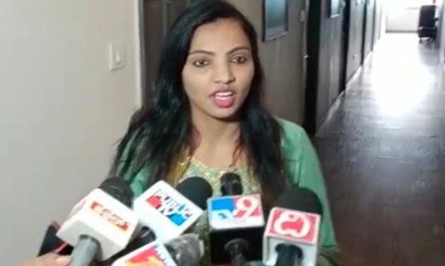 Video : ‌ಸತ್ಯ ಬಯಲು ಮಾಡಲು ಬಂದ ಕಾಂಗ್ರೆಸ್ ಯುವ ನಾಯಕಿ ವಾಪಸ್ ಓಡಿದ್ದು ಏಕೆ..? ಏನೆಲ್ಲ ಹೇಳಿದ್ಳು ನೀವೆ ನೋಡಿ