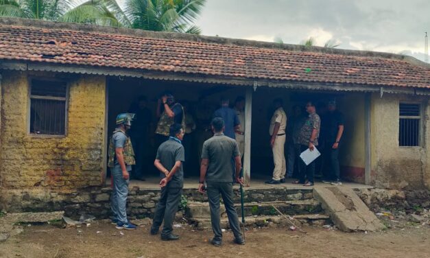 ಅಥಣಿ : ಸರ್ಕಾರಿ ಶಾಲೆಯಲ್ಲಿ ಹ್ಯಾಂಡ್ ಗ್ರೇನೆಡ್ ಬಾಂಬ್ ಪತ್ತೆ, ಗಡಿಯಲ್ಲಿ ಆಂತಕ