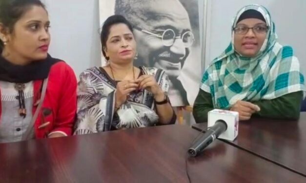 VIDEO : ಮೋದಿ ಸಾಬ್ ನಾವು ತಿರಂಗ ಹಾರಿಸಲ್ಲ ಅಂದ್ಬಿಟ್ರು ಕಾಂಗ್ರೆಸ್ ಮಹಿಳಾ ಮನಿಗಳು