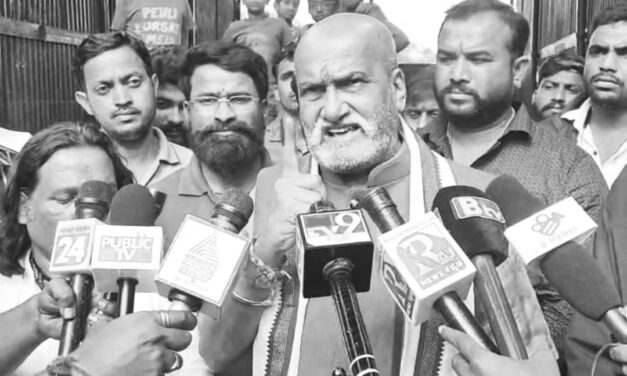 VIDEO – ಸಾವರ್ಕರ್ ಭಾವಚಿತ್ರ ಹರಿದರೆ ಮುಸ್ಲಿ ಹಾಗೂ ಕಾಂಗ್ರೆಸ್ಸಿಗರ ಕೈ ಕತ್ತರಿಸುತ್ತೇವೆ : ಮುತಾಲಿಕ್