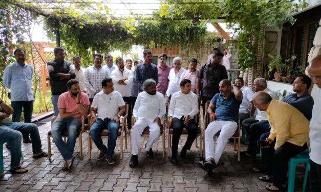 ದಿ. ಉಮೇಶ್ ಕತ್ತಿ ನಿವಾಸಕ್ಕೆ ಕೆಪಿಸಿಸಿ ಕಾರ್ಯಾಧ್ಯಕ್ಷ ಈಶ್ವರ ಖಂಡ್ರೆ ಭೇಟಿ, ಕುಟುಂಬದವರಿಗೆ ಸಾಂತ್ವನ