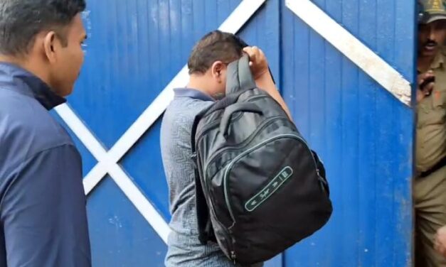 ಮುಖ ಮುಚ್ಚಿಕೊಂಡು ಜೈಲು ಪಾಲಾದ ಕಿತ್ತೂರು ತಹಶಿಲ್ದಾರ