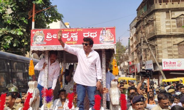 ಕುಂದಾನಗರಿ ಜನರ ಪ್ರೀತಿಗೆ ಸಲಾಂ ಎಂದ ಶಿವಣ್ಣ – ಚನ್ನಮ್ಮ ಮೂರ್ತಿಗೆ ಮಾಲಾರ್ಪಣೆ ಮಾಡಿದ ಶಿವರಾಜಕುಮಾರ್ ದಂಪತಿ