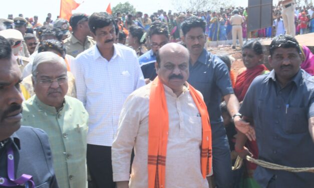 ಹಠವಾದಿ ಸಾಹುಕಾರ : ಸಿಎಂ ಜೊತೆಗೂಡಿ ಶಿವಾಜಿ ಮೂರ್ತಿ ಉದ್ಘಾಟನೆ – ಹೆಬ್ಬಾಳ್ಕರ್ ಗೈರು