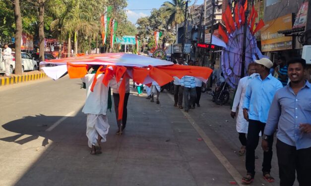 Video – ಕಾಂಗ್ರೆಸ್ ಸಮಾವೇಶಕ್ಕೆ ಬಂದು ಬ್ಯಾನರ್ ಹೊತ್ತೊಯ್ದ ಜನ