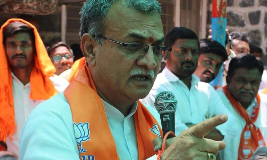 Video :ಡಿಸಿಎಂ ಸ್ಥಾನ ಉಳಿಸಿಕೊಳ್ಳಲು ನಾಟಕವಾಡಿದ್ದ : ಸವದಿ ವಿರುದ್ಧ ಗುಡುಗಿದ ಕುಮಠಳ್ಳಿ