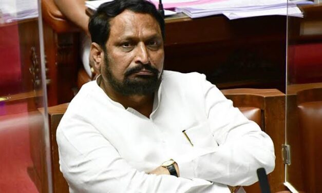 ಎಲ್ಲವನ್ನೂ ಕೊಟ್ಟ ಪಕ್ಷಕ್ಕೆ ದ್ರೋಹ ಮಾಡಿದ್ದು ಯಾರು? ; ಸವದಿ ವಿರುದ್ಧ ಮೌನ ಮುರಿದ ಅಮಿತ್ ಶಾ