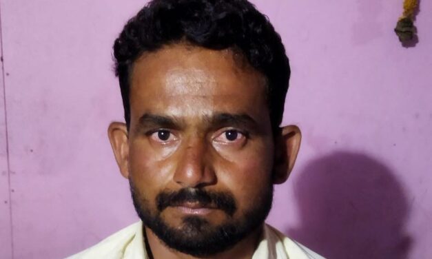 ತಲೆಮೇಲೆ‌ ಕಲ್ಲು ಹಾಕಿ ಪತ್ನಿಯನ್ನು ಕೊಲೆಗೈದ  ಗಂಡ