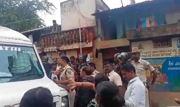 Video – ರೆಸಾರ್ಟ್ ನಿಂದ ಬಂದು ಮತದಾನ ಮಾಡಿದ ಪಂಚಾಯತಿ ಸದಸ್ಯರು ; 50 ಕ್ಕೂ ಹೆಚ್ಚು ಪೊಲೀಸರ ನಿಯೋಜನೆ 