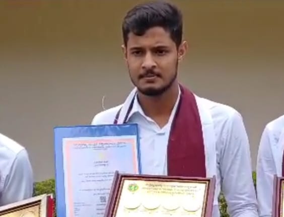 ಕಿರಾಣಿ ಅಂಗಡಿ ನಡೆಸುತ್ತಿದ್ದವನ ಮಗನಿಗೆ 7 ಚಿನ್ನದ ಪದಕ