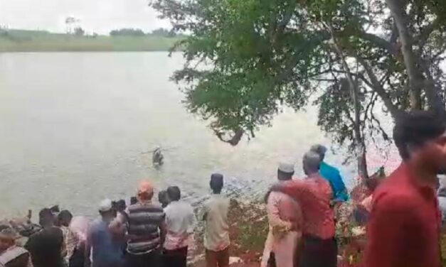 ಕೃಷ್ಣಾ ನದಿಯಲ್ಲಿ ಮುಳುಗುತ್ತಿದ್ದ ಇಬ್ಬರ ರಕ್ಷಣೆ ; ಓರ್ವ ನೀರು ಪಾಲು 