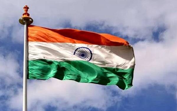 ಸ್ವಾತಂತ್ರ್ಯ ದಿನ ಅಂಗವಾಗಿ ಮನೆ ಮೇಲೆ ರಾಷ್ಟ್ರಧ್ವಜ ಹಾರಿಸುವ ಅಭಿಯಾನ ; ಪಾಲಿಸಬೇಕಾದ ನಿಯಮ ಇಲ್ಲಿದೆ..!&nbsp;