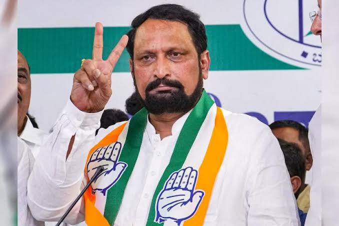 ಲಕ್ಷ್ಮಣ ಸವದಿ ಹೊಸ ಬಾಂಬ್ : ರಹಸ್ಯ ‌ಬಯಲು‌ ಯಾವಾಗ…?