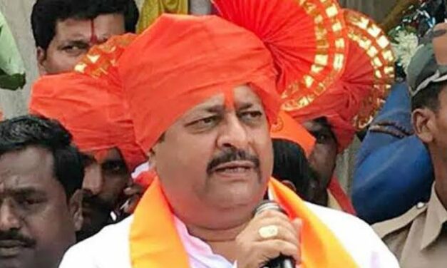 ಗಣೇಶ ಮಂಡಳಿಗೆ ಯತ್ನಾಳ ಬಂಪರ್ ಕೊಡುಗೆ ; ದೇಣಿಗೆ ಹಣ ಎಷ್ಟು ಕೊಡ್ತಾರೆ ಗೊತ್ತಾ…?