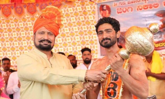 ಚೊಚ್ಚಲ ಸಿನೆಮಾದಲ್ಲಿ ನಟಿಸಿದ ಲಕ್ಷ್ಮಣ ಸವದಿ ;  ಸಾಹುಕಾರ್ ಫುಲ್ ಮಿಂಚಿಂಗ್