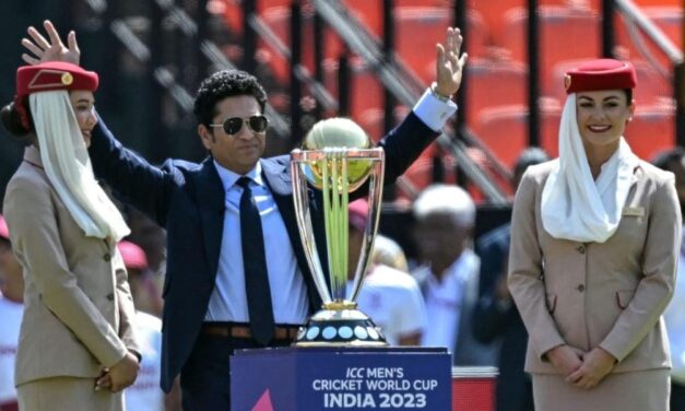 ವರ್ಲ್ಡ್ ಕಪ್ ಹಿಡಿದು ಮೈದಾನಕ್ಕೆ ಬಂದ ಕ್ರಿಕೆಟ್ ದೇವರು ಕೊಟ್ಟ ಸಂದೇಶ ಏನು…?