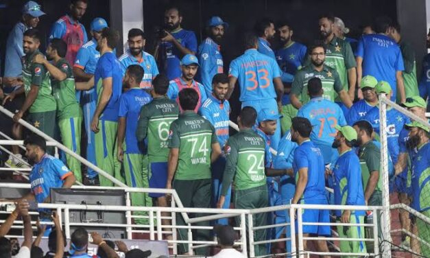 ಸೋತ ಪಾಕಿಸ್ತಾನಿ ಆಟಗಾರರನ್ನು ನೋಡಿ “ ಜೈ ಶ್ರೀ ರಾಮ್ ” ಎಂದು ಕೂಗಿದ ಭಾರತೀಯ ಕ್ರಿಕೆಟ್ ಪ್ರೇಮಿಗಳು