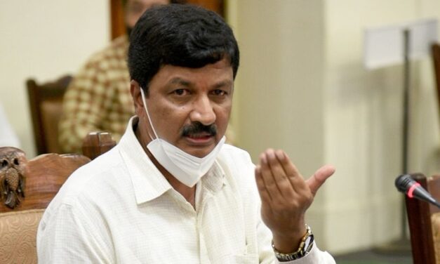 ರಮೇಶ್ ಜಾರಕಿಹೊಳಿ ನಿವಾಸಕ್ಕೆ ಪೋಸ್ಟರ್ ಅಂಟಿಸಿ ಡಿಕೆಶಿ ಬೆಂಬಲಿಗರ ಆಕ್ರೋಶ