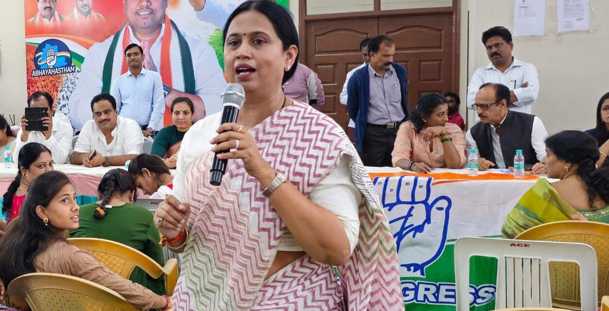 ತೆಲಂಗಾಣದಲ್ಲಿ ಲಕ್ಷ್ಮೀ ಹೆಬ್ಬಾಳ್ಕರ್ ಭರ್ಜರಿ ಪ್ರಚಾರ ; ಈ ಸಲ ಕಪ್ ನಮ್ದೆ ಎಂದ ಕಾಂಗ್ರೆಸ್