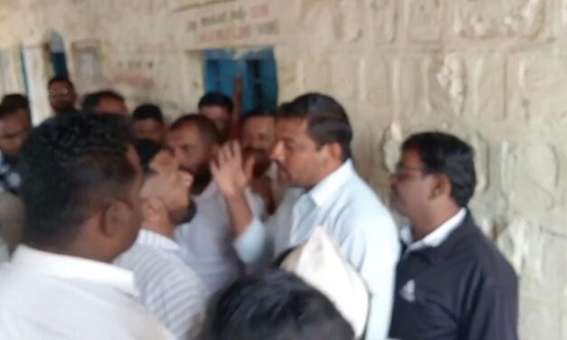 ಕರ್ನಾಟಕದಲ್ಲೇ ಕನ್ನಡ ಶಾಲೆ ಕಟ್ಟಡಕ್ಕೆ ವಿರೋಧ ; ಎಲ್ಲಿಗೆ ಬಂತು ನೋಡಿ ಕಾಲ…!