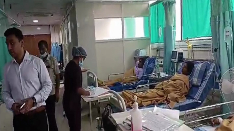 ದೇವಸ್ಥಾನ ಪ್ರಸಾದ ಸೇವಿಸಿ ಹಲವರ ಸ್ಥಿತಿ ಗಂಭೀರ ; ಓರ್ವ ಮಹಿಳೆ ಸಾವು