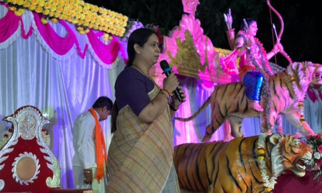 <em>ಮಹಾಪೂಜೆಯಲ್ಲಿ ಪಾಲ್ಗೊಂಡ ಸಚಿವೆ ಲಕ್ಷ್ಮೀ ಹೆಬ್ಬಾಳಕರ್</em>