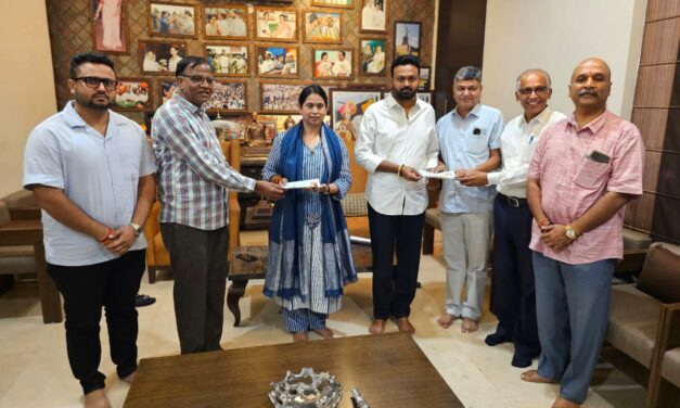 <em>ಸಚಿವೆ ಲಕ್ಷ್ಮೀ ಹೆಬ್ಬಾಳಕರ್ ಗೆ ಅಯೋಧ್ಯೆ</em> ರಾಮಮಂದಿರ ಉದ್ಘಾಟನೆ<em> ಆಮಂತ್ರಣ</em>