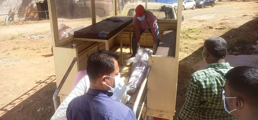 ತುತ್ತು ಅನ್ನಕ್ಕಾಗಿ ಪರದಾಟ ; ತಾಯಿಯ ಹಸಿವು ನೋಡಲಾಗದೆ ಮಗ ಆತ್ಮಹತ್ಯೆಗೆ ಶರಣು