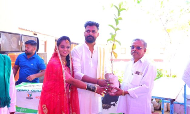 ಮದುವೆ ಮನೆಯಲ್ಲಿ ಪರಿಸರ ಜಾಗೃತಿ ಮೂಡಿಸಿದ ಅರಭಾವಿ ಕುಟುಂಬ