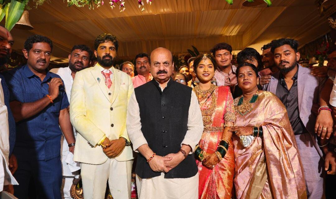 ರಮೇಶ್ ಜಾರಕಿಹೊಳಿ ಪುತ್ರನ ಮದುವೆ ಸಮಾರಂಭ ; ಗಣ್ಯರಿಂದ ಶುಭಾಶಯ