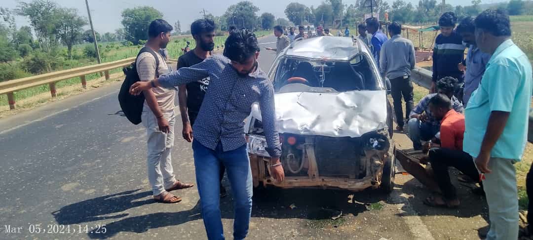 ಭೀಕರ ರಸ್ತೆ ಅಪಘಾತ ; ಮೂವರಿಗೆ ಗಂಭೀರ ಗಾಯ