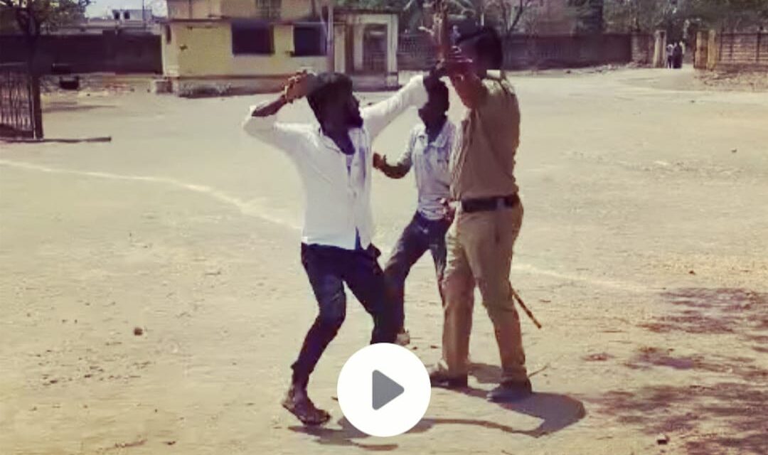 Video : ಪರೀಕ್ಷೆಯಲ್ಲಿ ತಂಗಿಗೆ ಕಾಪಿ ಮಾಡಲು ಬಿಡದಿದ್ದಕ್ಕೆ ಪೊಲೀಸ್ ಮೇಲೆ ಕಲ್ಲಿನಿಂದ ಹಲ್ಲೆ