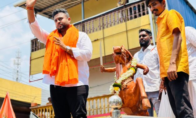 ಸುಸಂಸ್ಕೃತ ಯುವ ನಾಯಕ ಮೃಣಾಲ್ ಹೆಬ್ಬಾಳ್ಕರ್ ನನ್ನು ಅಪ್ಪಿಕೊಳ್ಳುವರಾ ಬೆಳಗಾವಿ ಮತದಾರರು…?