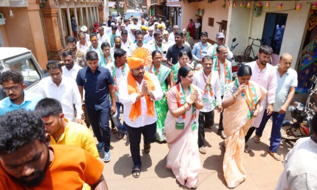 ಕಾಂಗ್ರೆಸ್ ಅಭ್ಯರ್ಥಿ ಮೃಣಾಲ್‌ ಪರ‌ ಬಿರುಸಿನ ಪ್ರಚಾರ ನಡೆಸಿದ ಸಚಿವೆ ಹೆಬ್ಬಾಳ್ಕರ್