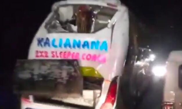 ಭೀಕರ ರಸ್ತೆ ಅಪಘಾತ ; ಬಸ್ ಪಲ್ಟಿಯಾಗಿ 6 ಜನ ಸಾವು