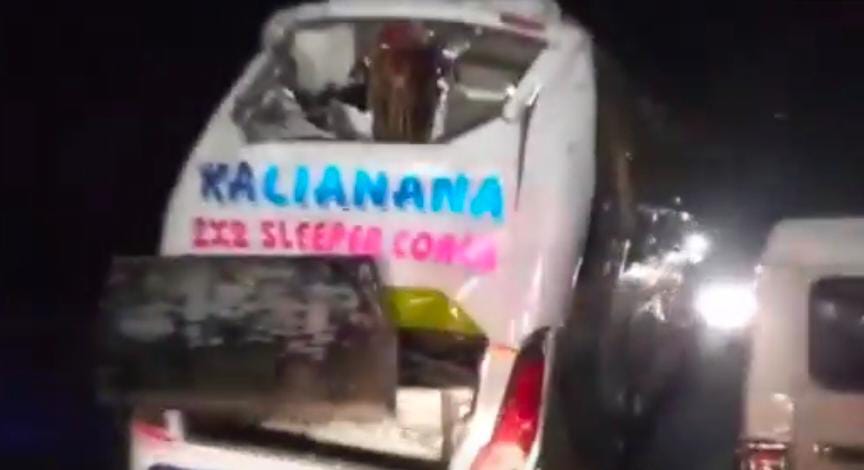 ಭೀಕರ ರಸ್ತೆ ಅಪಘಾತ ; ಬಸ್ ಪಲ್ಟಿಯಾಗಿ 6 ಜನ ಸಾವು