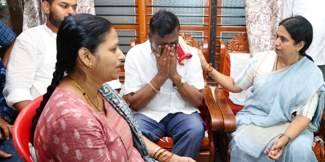 ನೇಹಾ ಹಿರೇಮಠ ಕುಟುಂಬಕ್ಕೆ ಸಚಿವೆ ಲಕ್ಷ್ಮೀ ಹೆಬ್ಬಾಳ್ಕರ್ ಸಾಂತ್ವನ