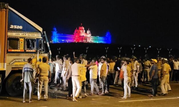 ಬೆಳಗಾವಿ : ಅಕ್ರಮ ಗೋವು ಸಾಗಾಟ ; ಲಾರಿ ಚಾಲಕನ ಮೇಲೆ ಹಲ್ಲೆ