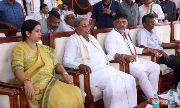 ಬೆಳಗಾವಿಯಲ್ಲಿ ಜೋಡೆತ್ತಿನ ರಣಕಹಳೆ ; ನಾನೇ ಅಭ್ಯರ್ಥಿ ಎಂದು ಕಾಂಗ್ರೆಸ್ ಅಭ್ಯರ್ಥಿಗೆ ಮತ ನೀಡುವಂತೆ ಮನವಿ