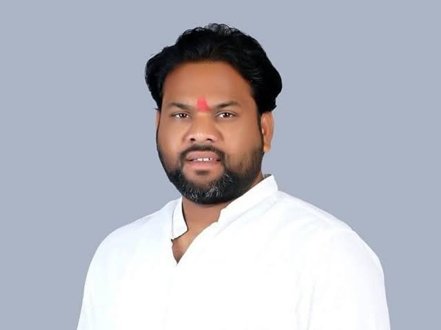 ತಮ್ಮದೇ ಅಭ್ಯರ್ಥಿ ವಿರುದ್ಧ ಕಾಂಗ್ರೆಸ್ ಪ್ರಚಾರ ; ವಿಚಿತ್ರ ಸನ್ನಿವೇಶ ಉಂಟಾದ ಕ್ಷೇತ್ರ ಯಾವುದು ಗೊತ್ತಾ….?